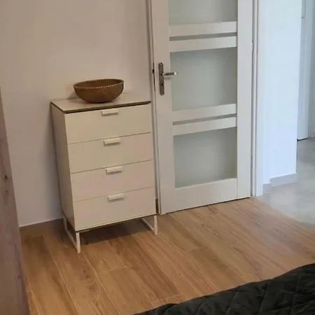 Polna 16, Dwa Pokoje, Kuchnia, Parter *